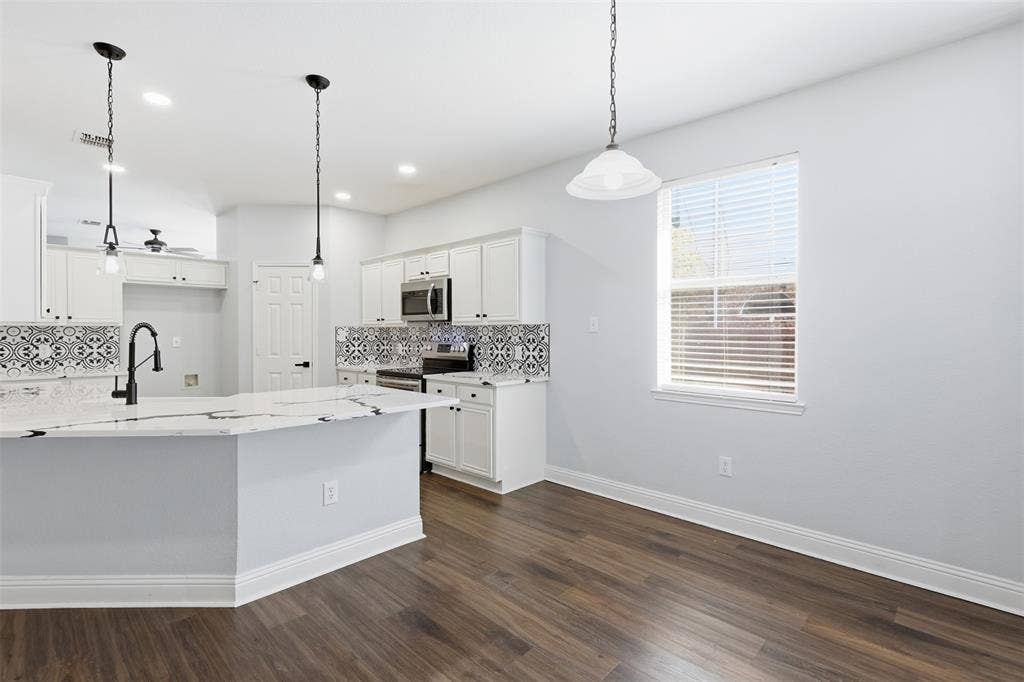 315 Londonderry Lane, Mansfield, TX 76063