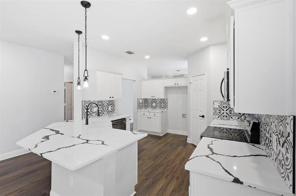 315 Londonderry Lane, Mansfield, TX 76063