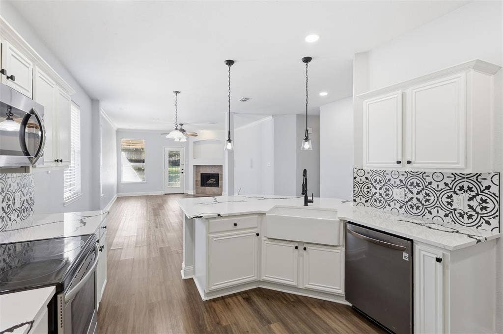 315 Londonderry Lane, Mansfield, TX 76063