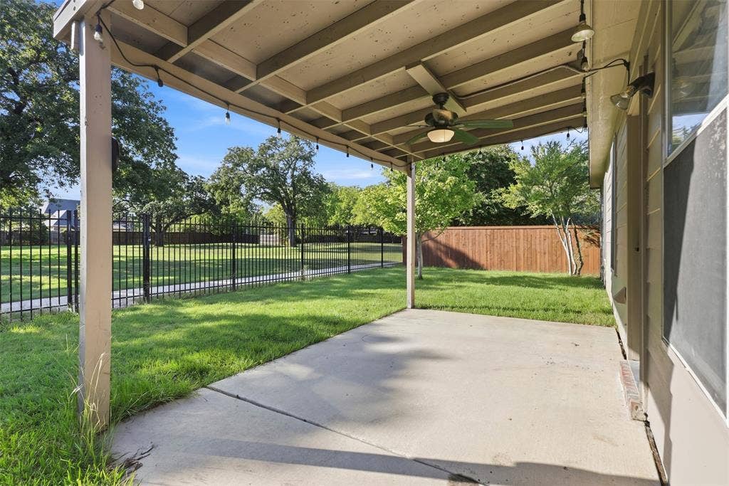 315 Londonderry Lane, Mansfield, TX 76063