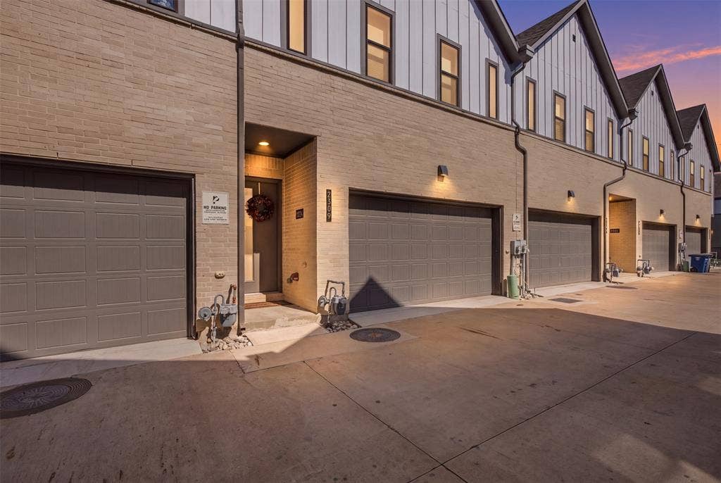 2309 Rook Drive, Dallas, TX 75211 2309 Rook Drive, Dallas, TX 75211