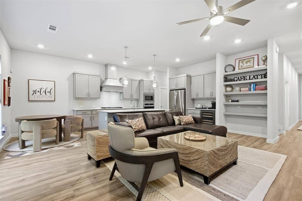 2309 Rook Drive, Dallas, TX 75211 2309 Rook Drive, Dallas, TX 75211