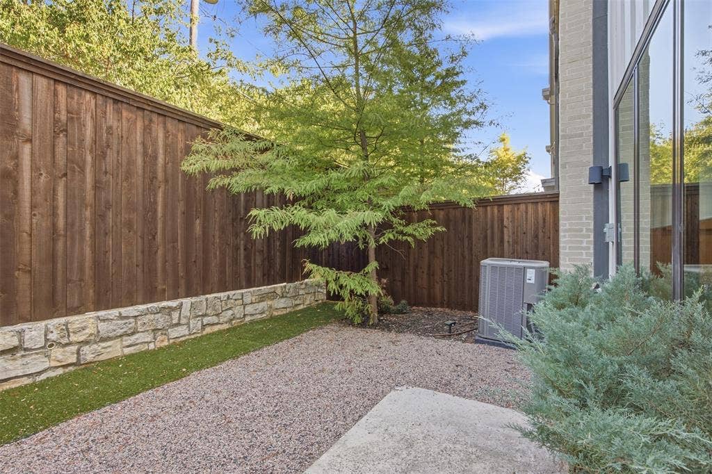 2309 Rook Drive, Dallas, TX 75211 2309 Rook Drive, Dallas, TX 75211