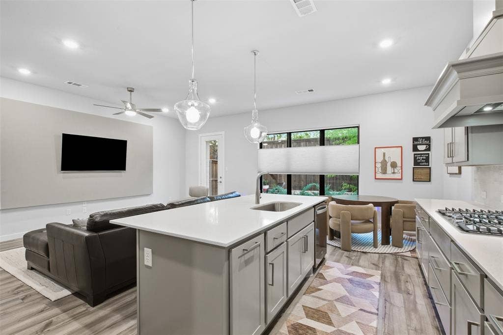 2309 Rook Drive, Dallas, TX 75211 2309 Rook Drive, Dallas, TX 75211