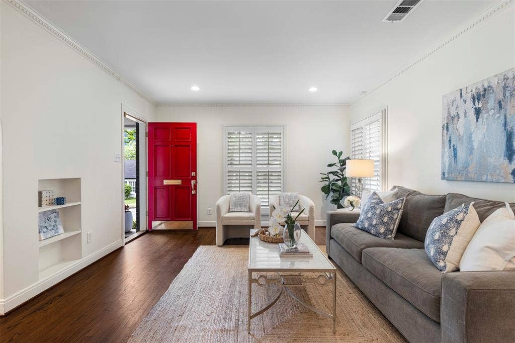 7119 Vivian Avenue, Dallas, TX 75223 7119 Vivian Avenue, Dallas, TX 75223