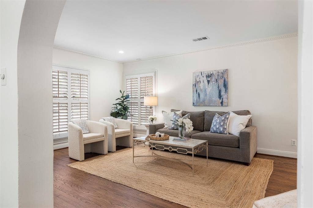 7119 Vivian Avenue, Dallas, TX 75223 7119 Vivian Avenue, Dallas, TX 75223