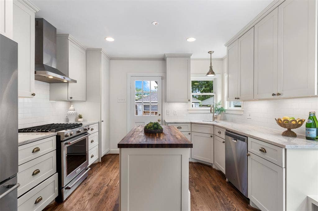 7119 Vivian Avenue, Dallas, TX 75223 7119 Vivian Avenue, Dallas, TX 75223