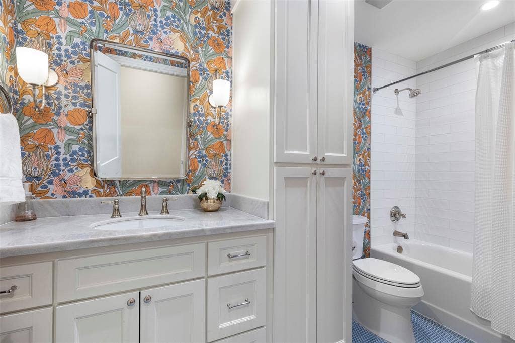 7119 Vivian Avenue, Dallas, TX 75223 7119 Vivian Avenue, Dallas, TX 75223