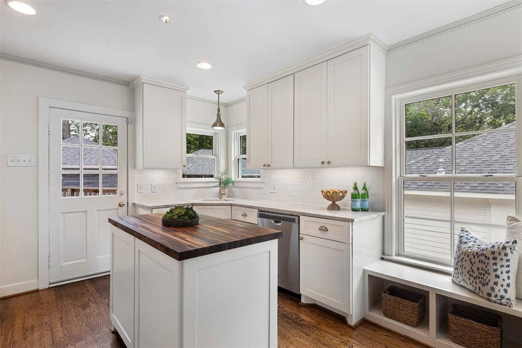 7119 Vivian Avenue, Dallas, TX 75223 7119 Vivian Avenue, Dallas, TX 75223