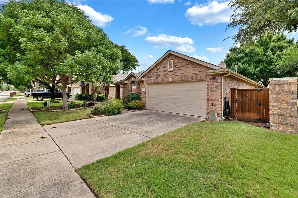 3921 Pitchstone Drive, McKinney, TX 75070 3921 Pitchstone Drive, McKinney, TX 75070