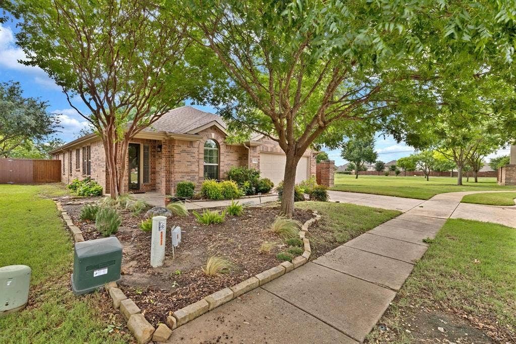 3921 Pitchstone Drive, McKinney, TX 75070 3921 Pitchstone Drive, McKinney, TX 75070