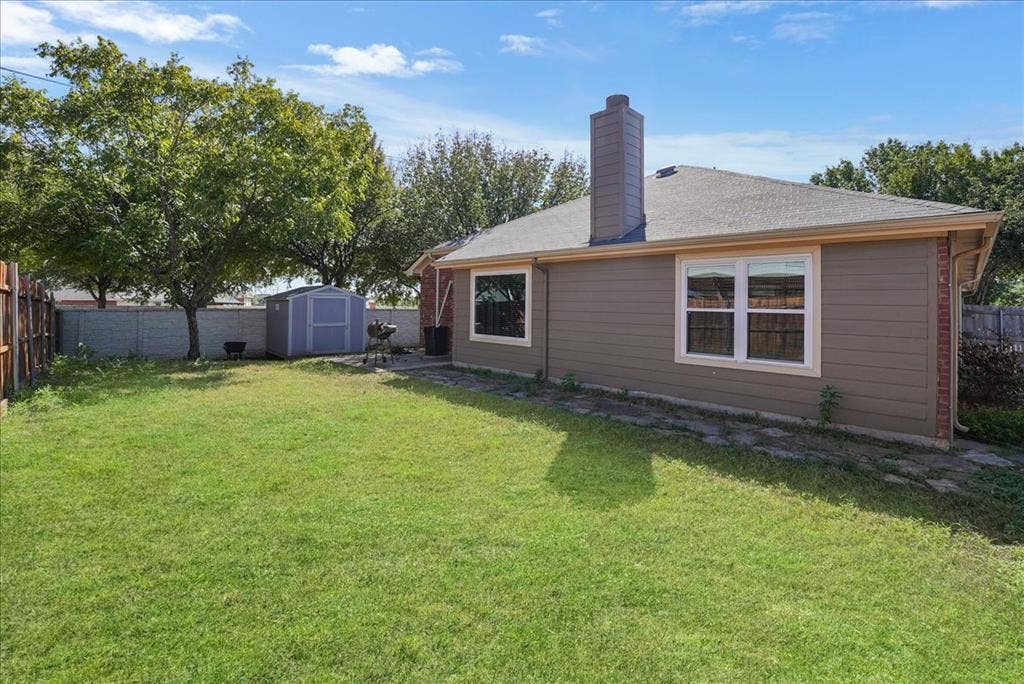 1004 Cedarbrook Circle, Grand Prairie, TX 75052