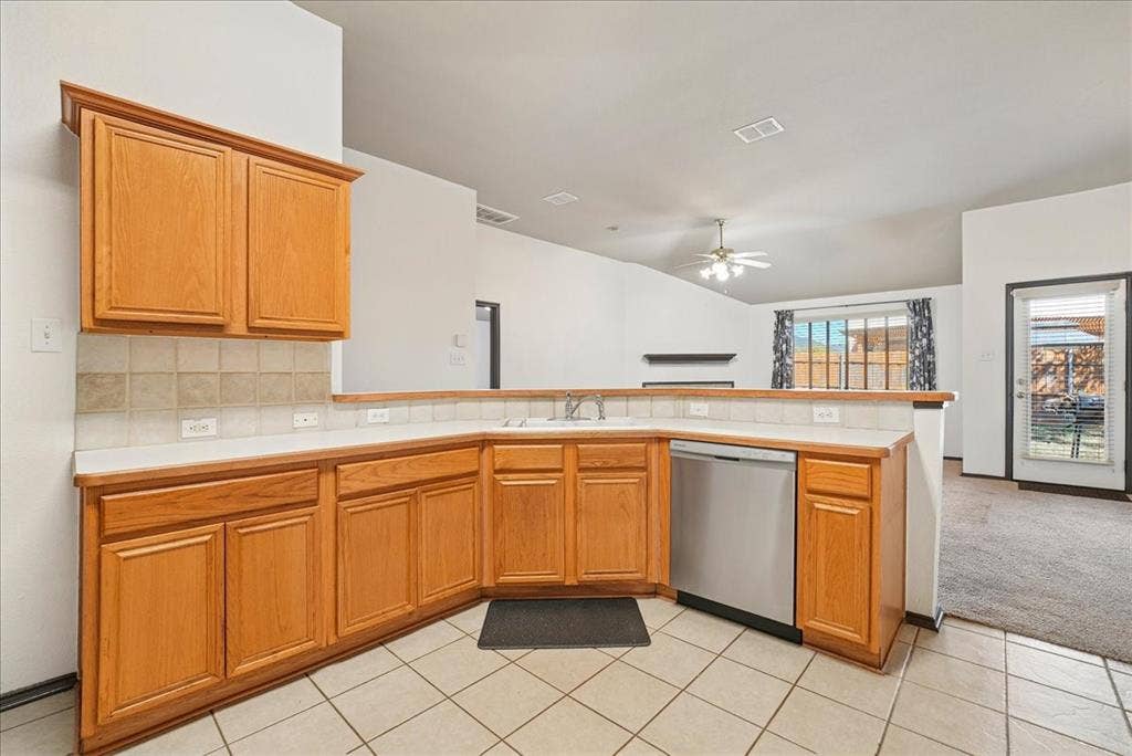 1004 Cedarbrook Circle, Grand Prairie, TX 75052