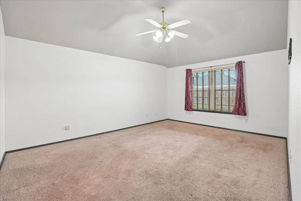 1004 Cedarbrook Circle, Grand Prairie, TX 75052