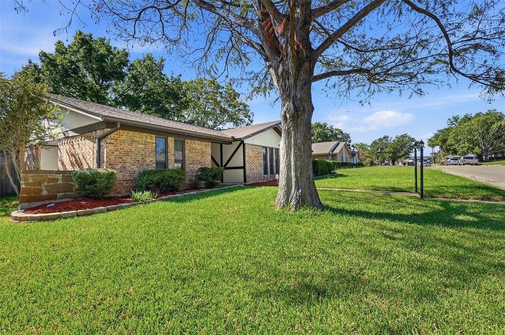 1826 Skyline Drive, Sherman, TX 75092