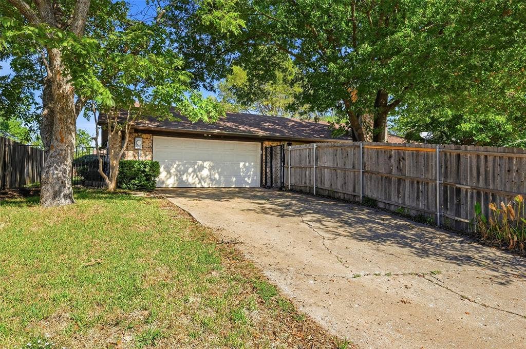 1826 Skyline Drive, Sherman, TX 75092