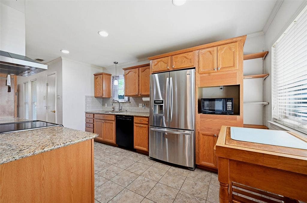 1826 Skyline Drive, Sherman, TX 75092