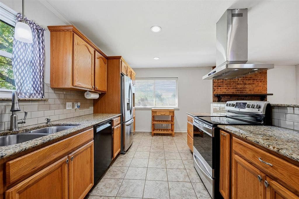 1826 Skyline Drive, Sherman, TX 75092