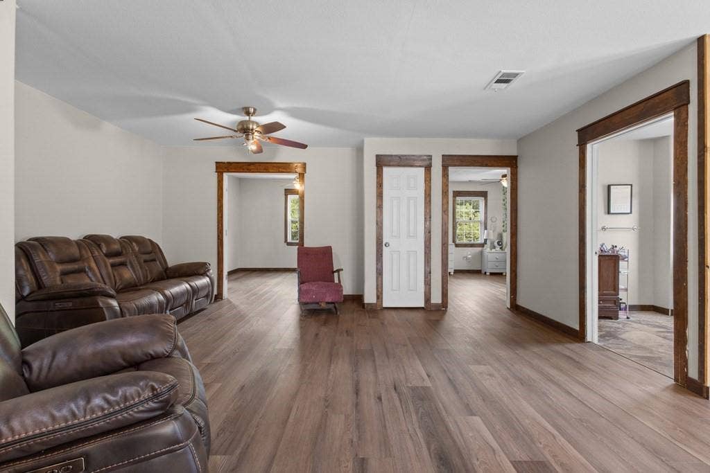 14847 N 3rd Street, Scurry, TX 75158 14847 N 3rd Street, Scurry, TX 75158