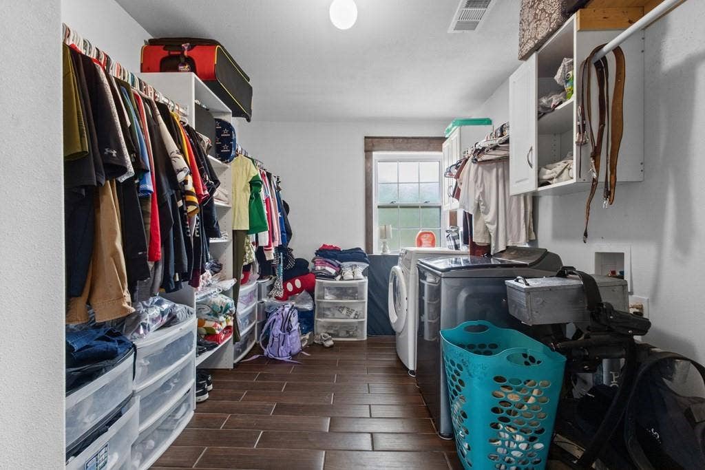 14847 N 3rd Street, Scurry, TX 75158 14847 N 3rd Street, Scurry, TX 75158