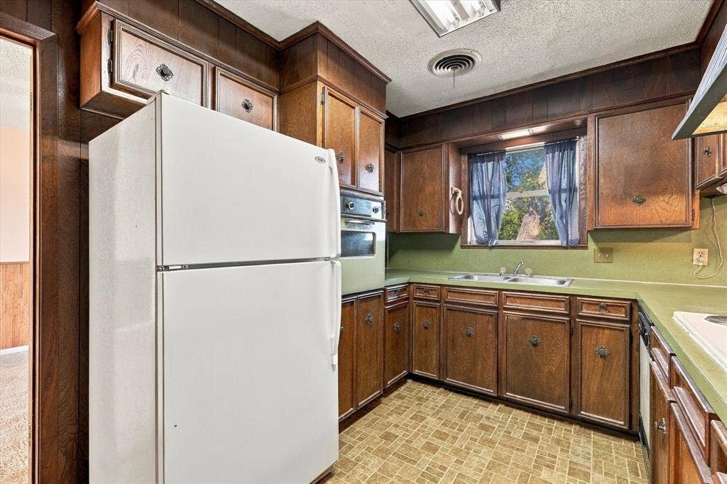 1140 Sierra Drive, Woodway, TX 76712 1140 Sierra Drive, Woodway, TX 76712