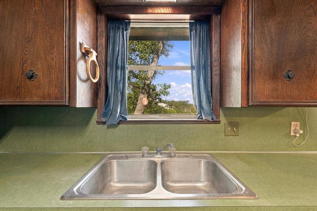 1140 Sierra Drive, Woodway, TX 76712 1140 Sierra Drive, Woodway, TX 76712