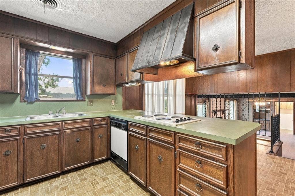 1140 Sierra Drive, Woodway, TX 76712 1140 Sierra Drive, Woodway, TX 76712