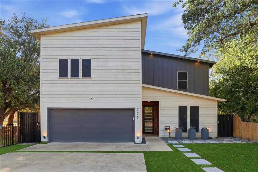 Property photo for 709 Woodbine Avenue, Dallas, TX