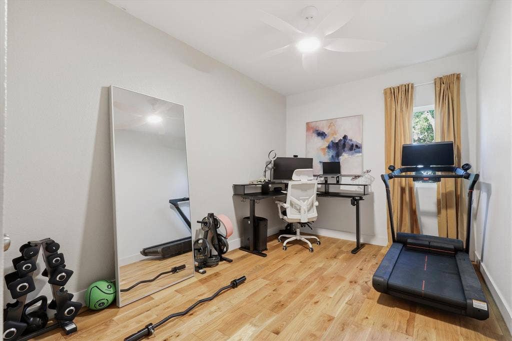 709 Woodbine Avenue, Dallas, TX 75203 Hardwood flooring throughout