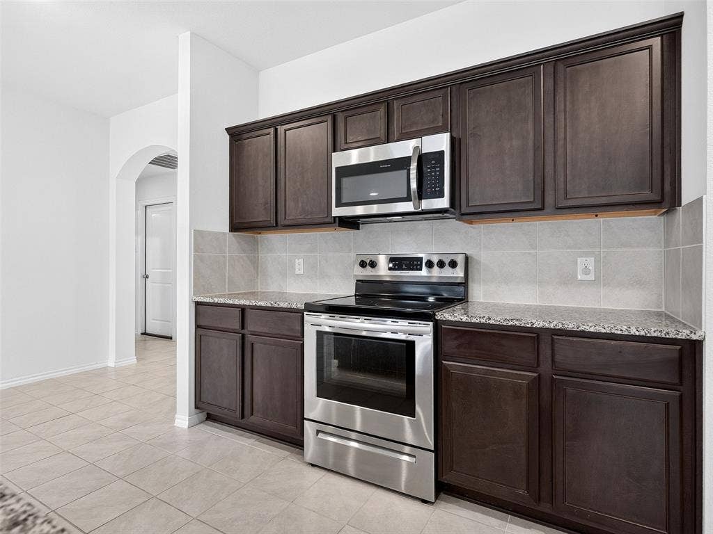 1111 Meadow Side Drive, Princeton, TX 75407 1111 Meadow Side Drive, Princeton, TX 75407