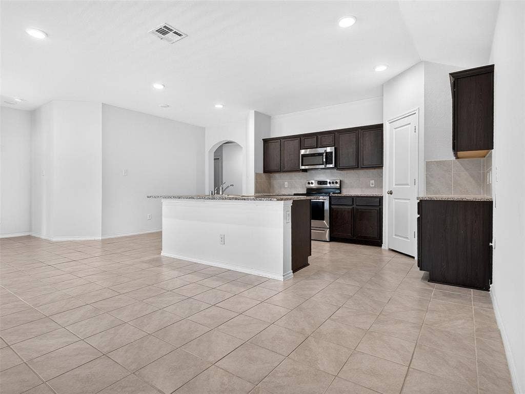 1111 Meadow Side Drive, Princeton, TX 75407 1111 Meadow Side Drive, Princeton, TX 75407