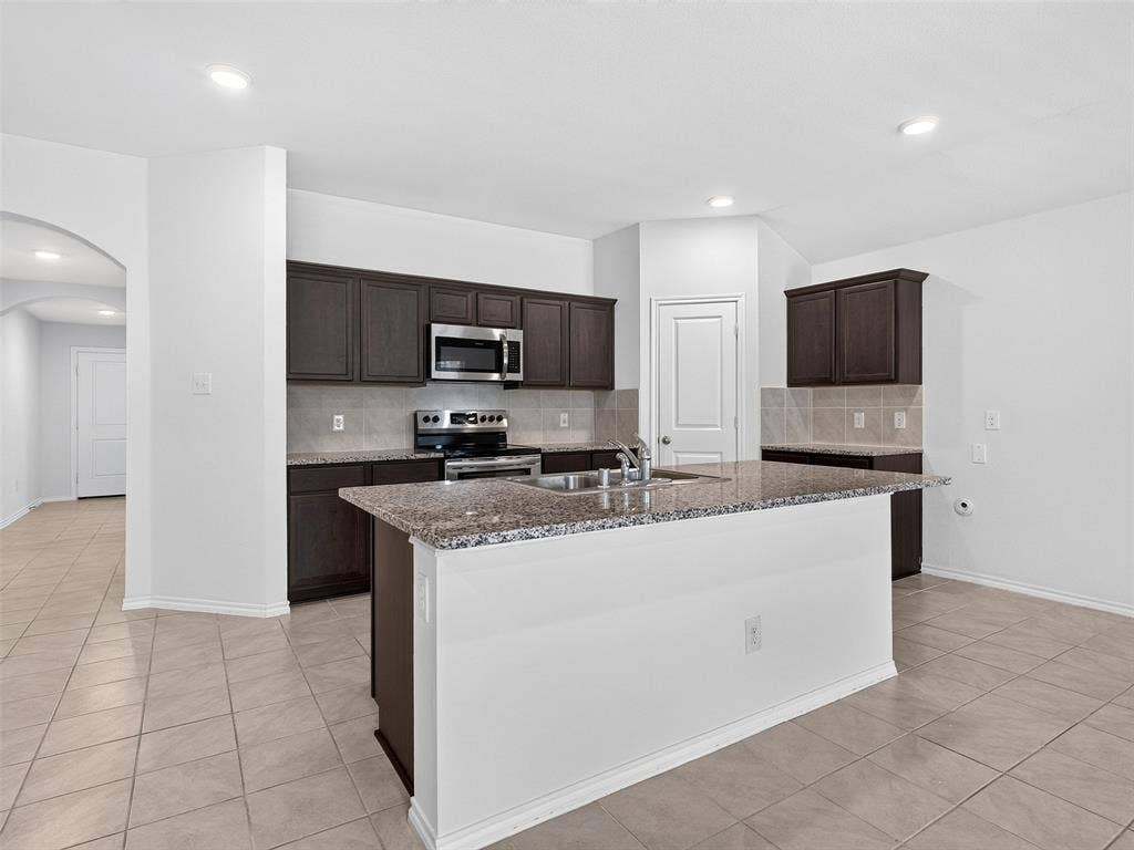 1111 Meadow Side Drive, Princeton, TX 75407 1111 Meadow Side Drive, Princeton, TX 75407