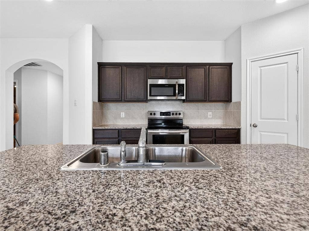 1111 Meadow Side Drive, Princeton, TX 75407 1111 Meadow Side Drive, Princeton, TX 75407