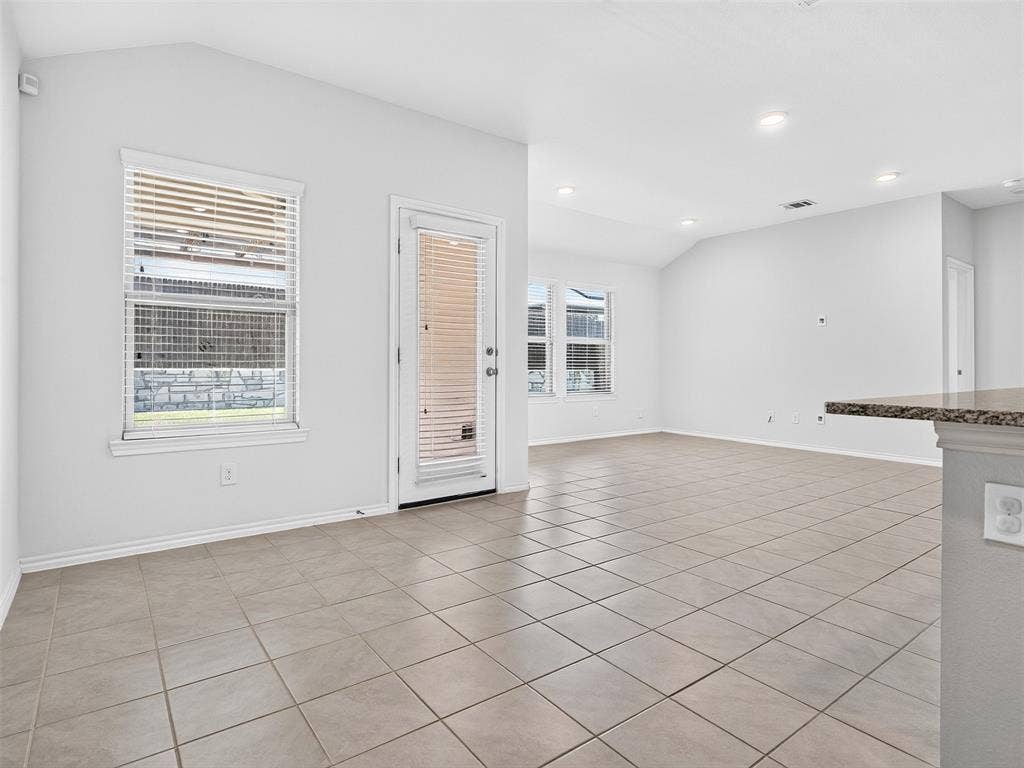 1111 Meadow Side Drive, Princeton, TX 75407 1111 Meadow Side Drive, Princeton, TX 75407