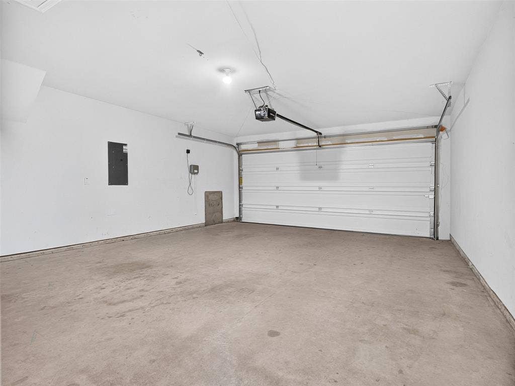 1111 Meadow Side Drive, Princeton, TX 75407 1111 Meadow Side Drive, Princeton, TX 75407