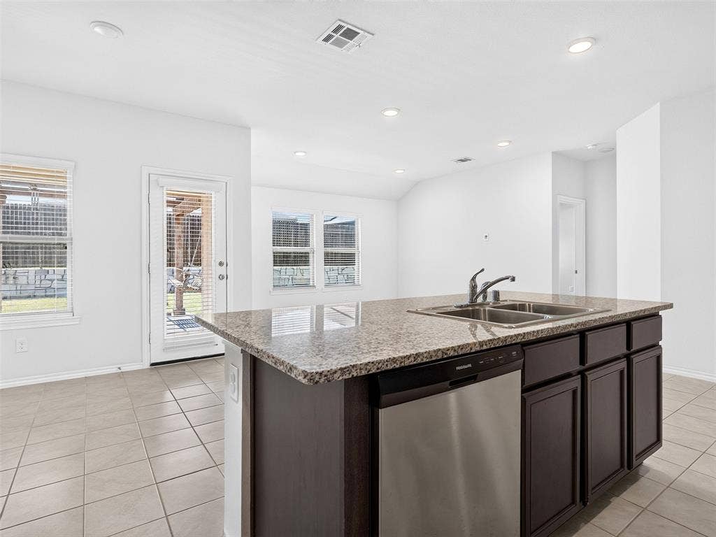 1111 Meadow Side Drive, Princeton, TX 75407 1111 Meadow Side Drive, Princeton, TX 75407