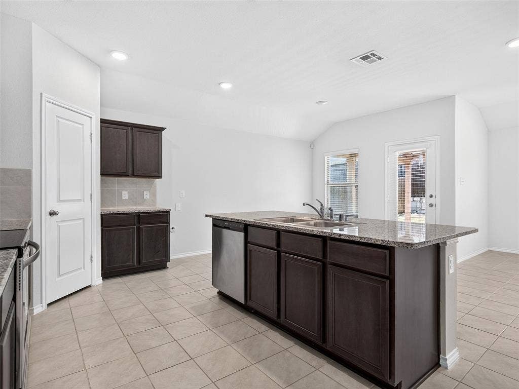 1111 Meadow Side Drive, Princeton, TX 75407 1111 Meadow Side Drive, Princeton, TX 75407