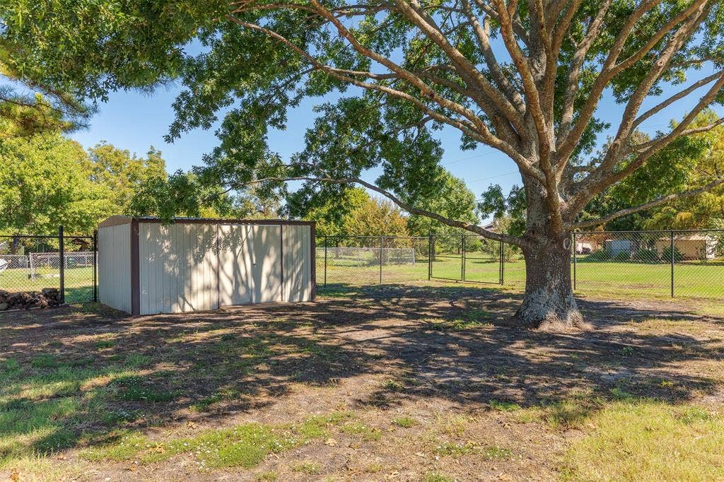 2225 The Crossings Drive, Lowry Crossing, TX 75069 2225 The Crossings Drive, Lowry Crossing, TX 75069