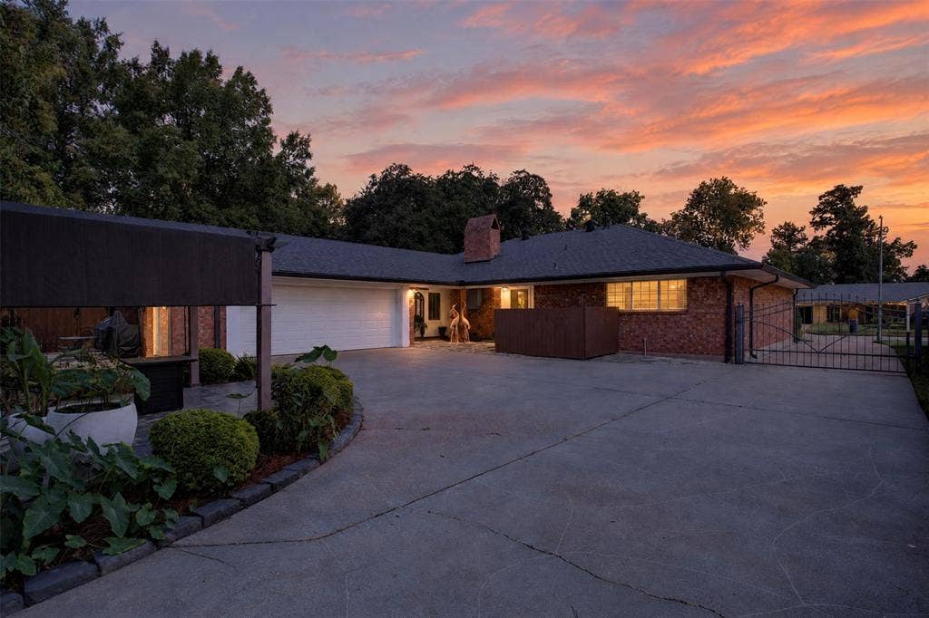 7610 University Drive, Shreveport, LA 71104