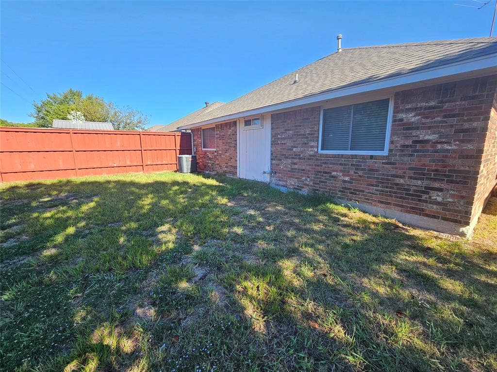 2329 Shalimar Drive, Garland, TX 75040 2329 Shalimar Drive, Garland, TX 75040