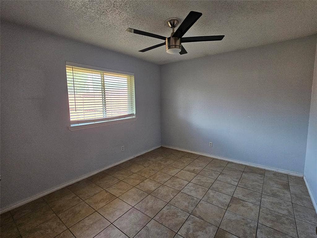 2329 Shalimar Drive, Garland, TX 75040 2329 Shalimar Drive, Garland, TX 75040