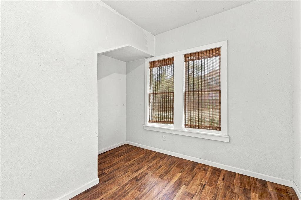 305 E 6th Street, Dallas, TX 75203 305 E 6th Street, Dallas, TX 75203