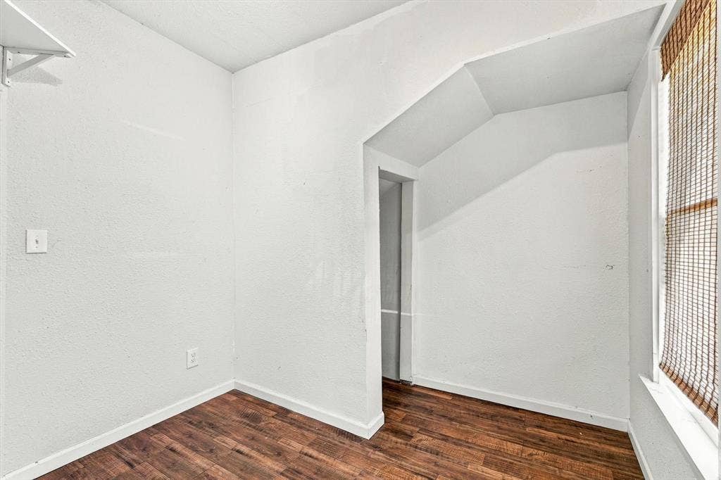 305 E 6th Street, Dallas, TX 75203 305 E 6th Street, Dallas, TX 75203