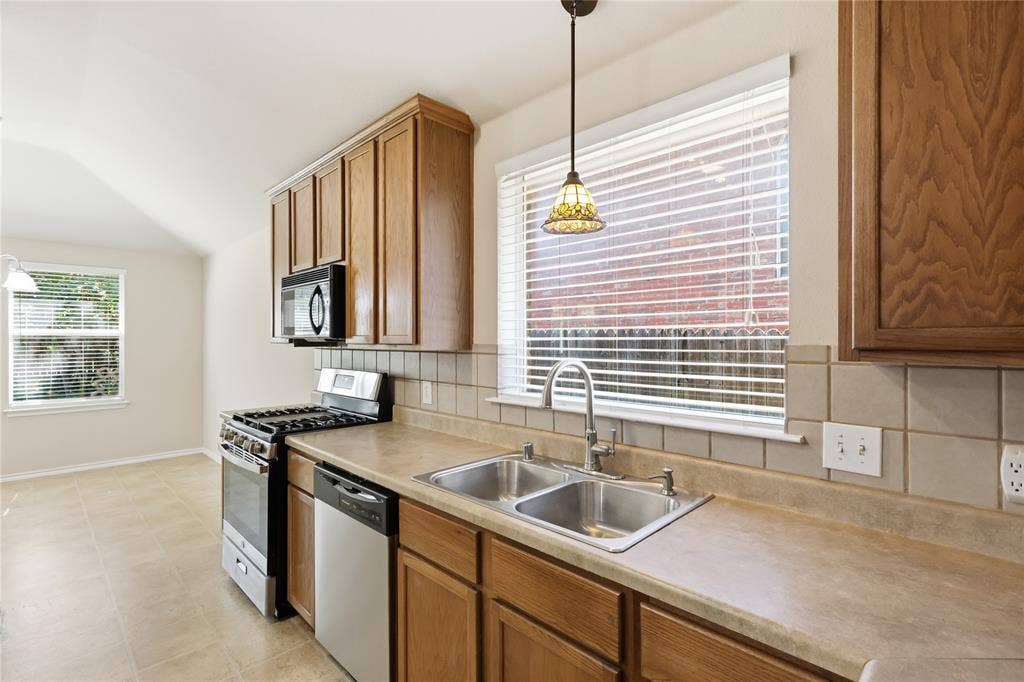 1273 Stone Lane, Celina, TX 75009 1273 Stone Lane, Celina, TX 75009
