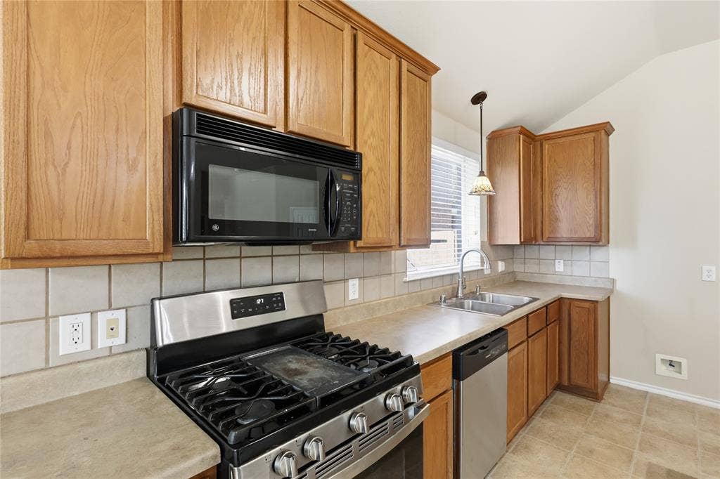 1273 Stone Lane, Celina, TX 75009 1273 Stone Lane, Celina, TX 75009