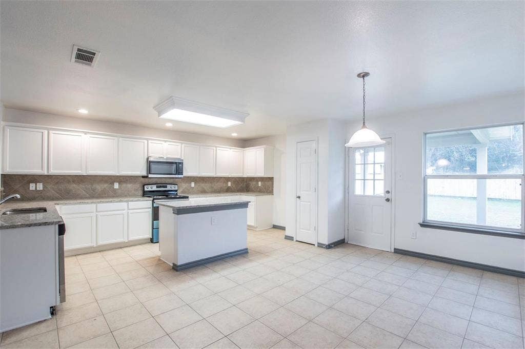 3142 Dusty Oak Drive, Dallas, TX 75227