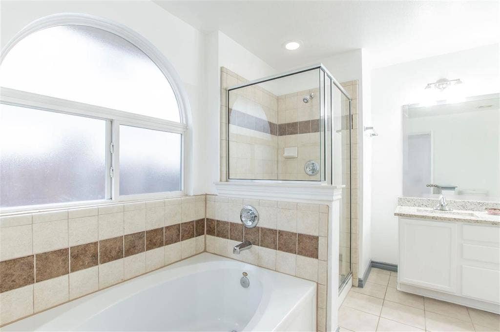 3142 Dusty Oak Drive, Dallas, TX 75227