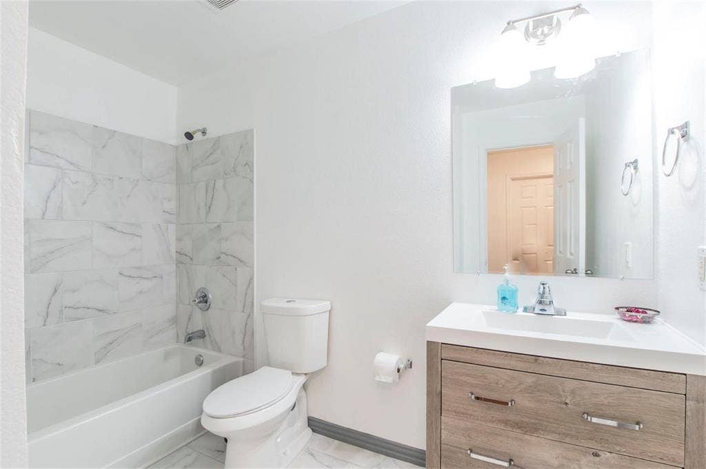 3142 Dusty Oak Drive, Dallas, TX 75227