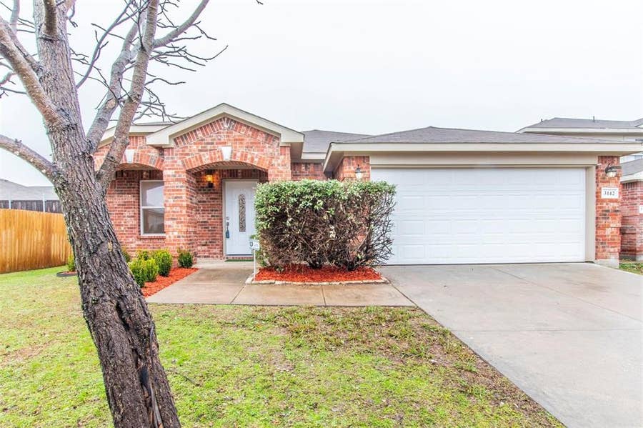 Property photo for 3142 Dusty Oak Drive, Dallas, TX