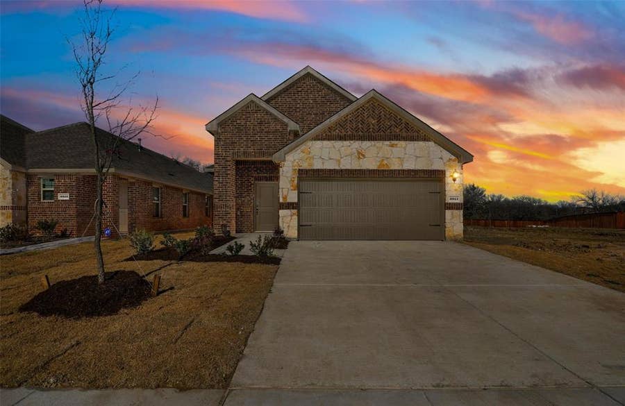 Property photo for 3911 Nature Court, Denison, TX